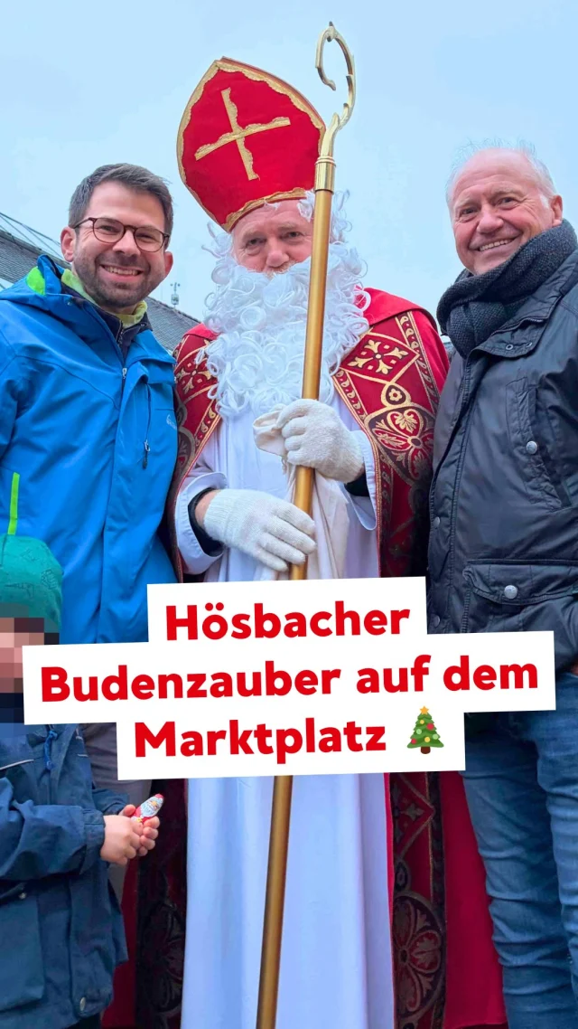 Hösbacher Budenzauber auf dem Marktplatz mit unserem stellvertretenden Landrat und Altbürgermeister Michael Baumann, dem zweiten Bürgermeister Harry Sauer und ganz vielen lieben Menschen 🎄🤗☕️ #hösbach #landkreisaschaffenburg #weihnachtsmarkt #spessart @_mike_b_61 @harald.sauer.63 @spd_hoesbach @_katharina_renate @simone_biene