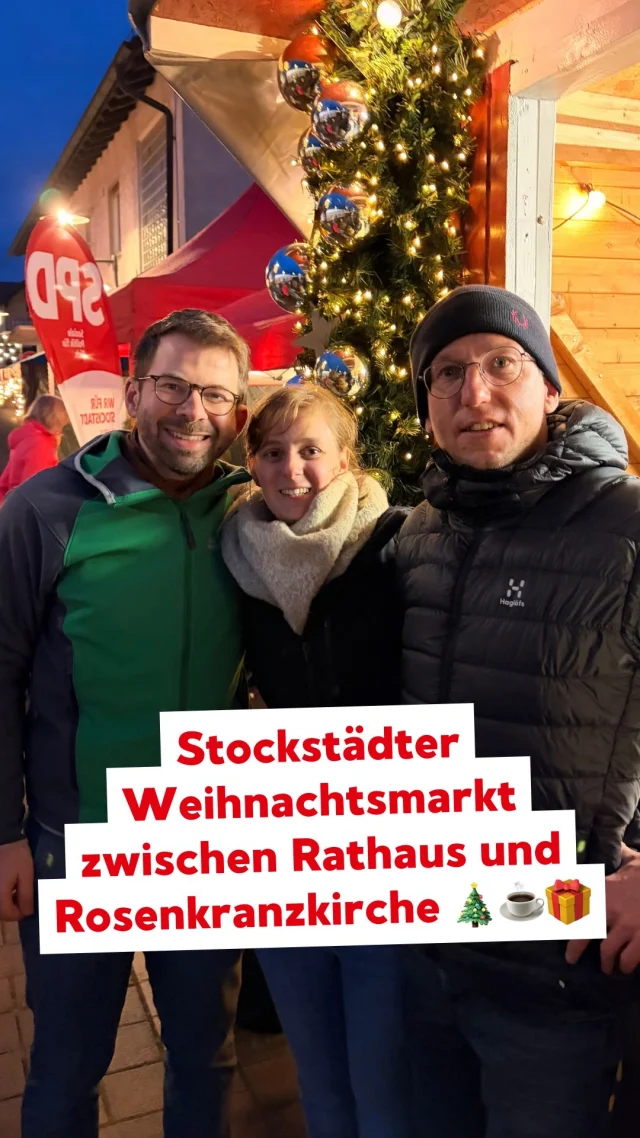 Weihnachtsmarkt in Stockstadt zwischen Rathaus und Rosenkranzkirche 🎄☕️🎁 Auch die SPD Stockstadt war wieder mit ihrem Stand vor Ort ❤️ #stockstadt #stockstadtammain #landkreisaschaffenburg #weihnachtsmarkt @spdstockstadt