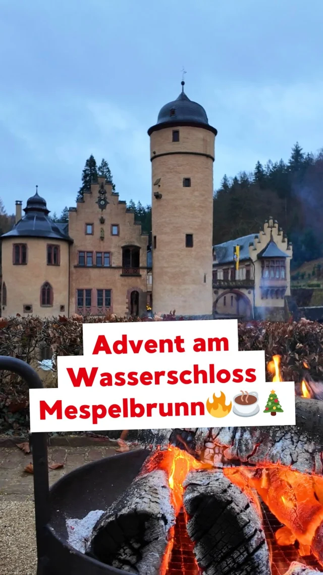 Advent am Wasserschloss in Mespelbrunn 🎄🔥☕️ Ein total süßer, kleiner und heimeliger Adventsmarkt direkt vor dem Schloss. #spessart #landkreisaschaffenburg #mespelbrunn @schlossmespelbrunn @visitspessart @spessart_mainland