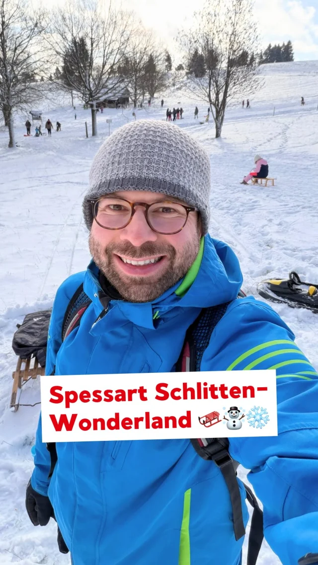 🛷🌨️ Schlittenfahren am Engländer beim ersten richtigen Schnee und dann heute auch noch bei Sonne ☀️ Für uns Spessarter eine wunderbare Sache dieses Winter Wonderland vor der Haustüre zu haben 🤗❄️☃️ Seid ihr die Tage auch schon Schlitten gefahren? #spessart #landkreisaschaffenburg #sailauf #aschaffenburg #schlittenfahren