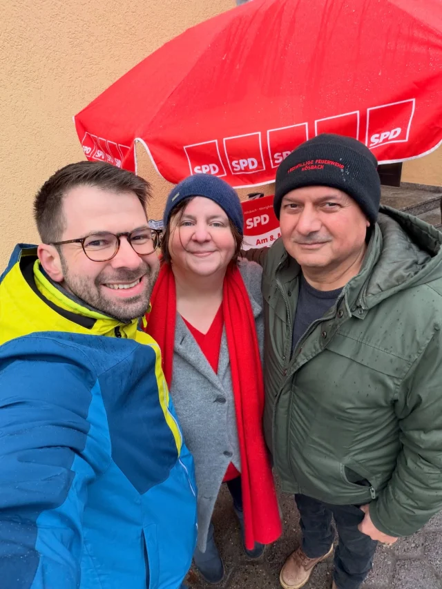 👩‍🍳 Kreppel und gute Gespräche mit den Kandidatinnen und Kandidaten für den Marktgemeinderat Hösbach in Hösbach-Bahnhof vor der Bäckerei Fischbach ❤️ @spd_hoesbach #hösbach #landkreisaschaffenburg #aschaffenburg