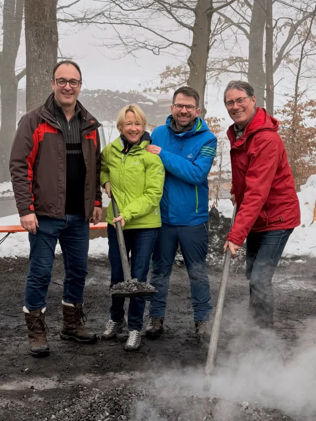 🔥Traditionelles Lakefleisch in Rothenbuch am Grillplatz im schönen Spessart 🌳🌲 In diesem Jahr sogar wunderschön im Schnee ☃️🤗 #rothenbuch #spessart #landkreisaschaffenburg #aschaffenburg #feuer