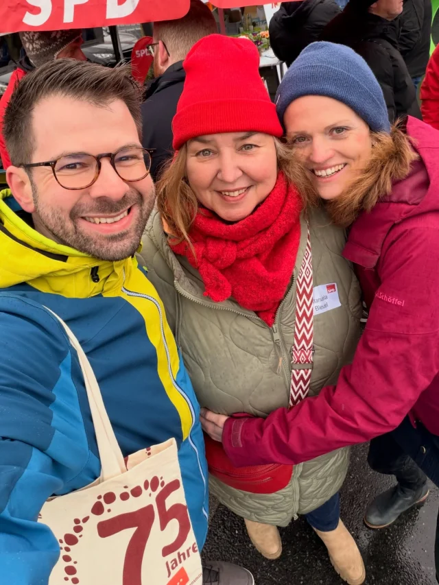 ❤️ Süße Herzen in Kleinostheim zum Valentinstag beim Infostand aller Parteien vor dem Rewe zusammen mit den Kandidatinnen und Kandidaten für den Gemeinderat und der Bürgermeisterkandidatin Manuela Bleuel 🫶 #kleinostheim #landkreisaschaffenburg #aschaffenburg #valentinstag