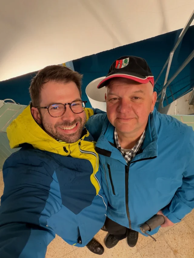 Wasserhahn aufdrehen und los?🚰 Als Verbandsräte haben wir uns am vergangenen Wochenende bei unserem Wasserzweckverband für Sailauf, Goldbach, Hösbach, Waldaschaff, Bessenbach, Laufach und Heinrichthal vor Ort angeschaut, wie viel komplexe Technik eigentlich hinter unserem täglichen Trinkwasser steckt. Unsere Tour führte uns von den Aufbereitungsanlagen in Oberbessenbach und der großen Anlage in Hain bis hin zum Hochbehälter Steiger. Besonders spannend war es, in Hain live bei einer Beckenspülung im offenen Verfahren dabei zu sein 💦